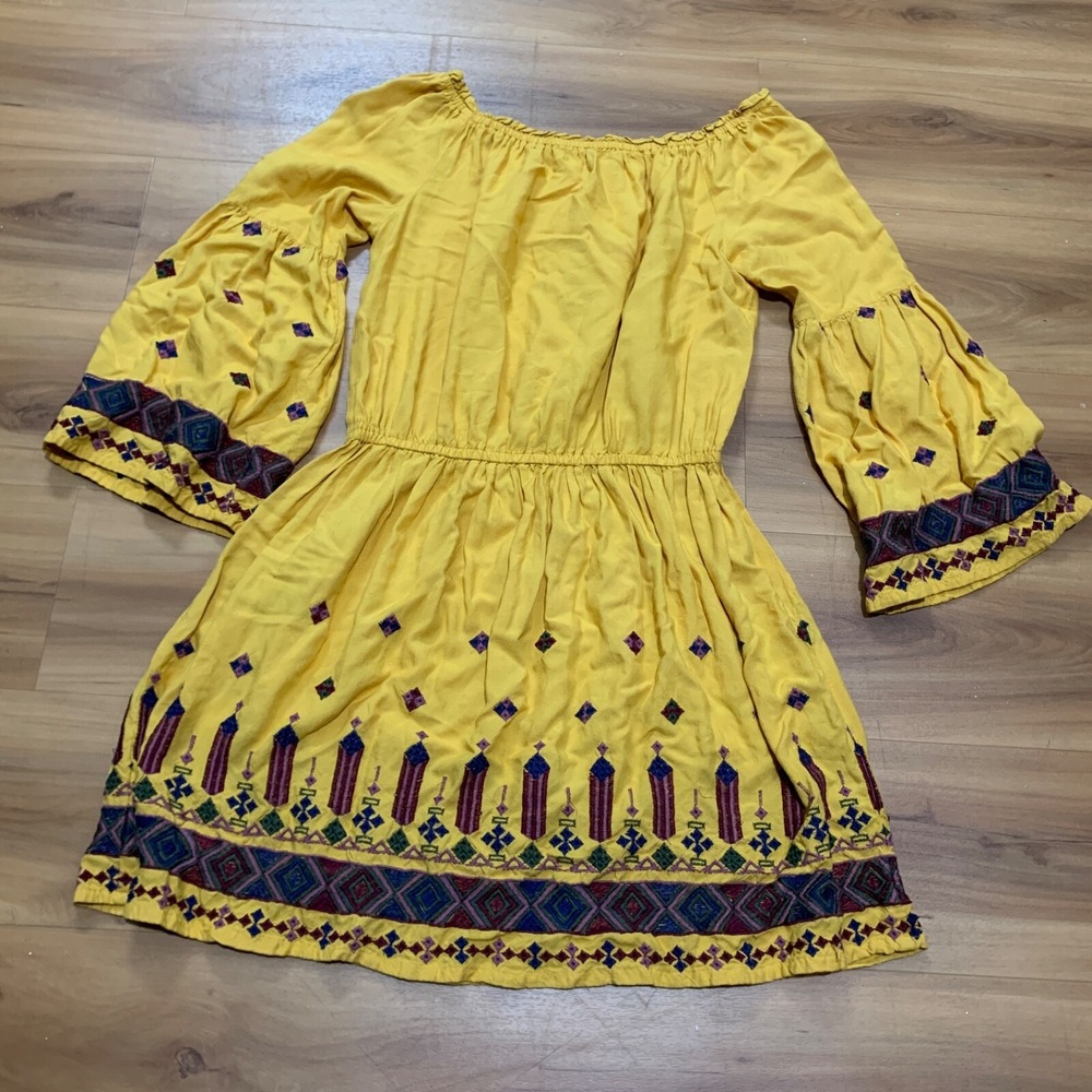 EARTHBOUND TRADING CO. Sz M‎ Yellow Off Shoulder Embroidered Bell Sleeve Dress